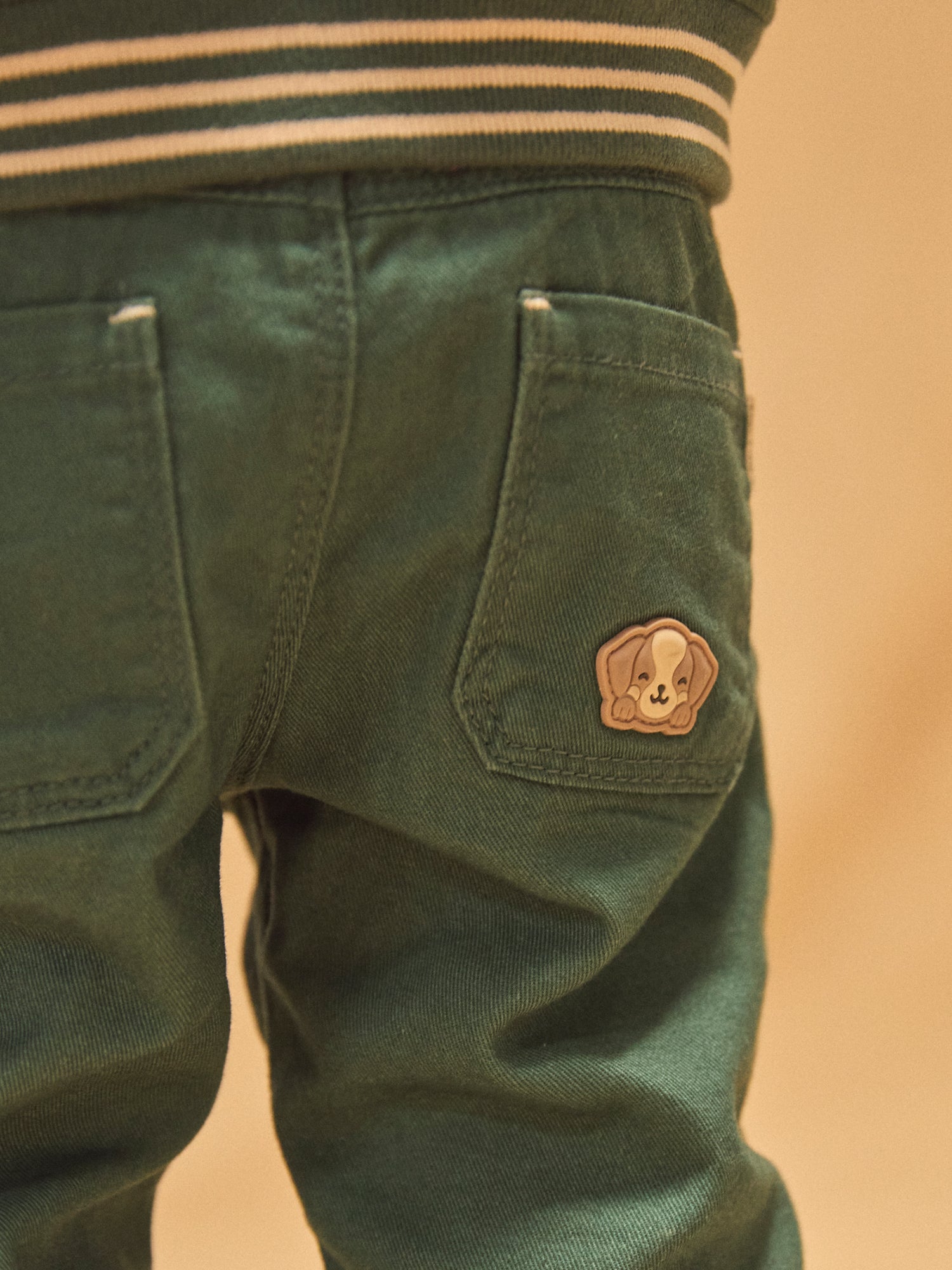 Pantalón Verde Oscuro Con Mangas Para Bebé Niño