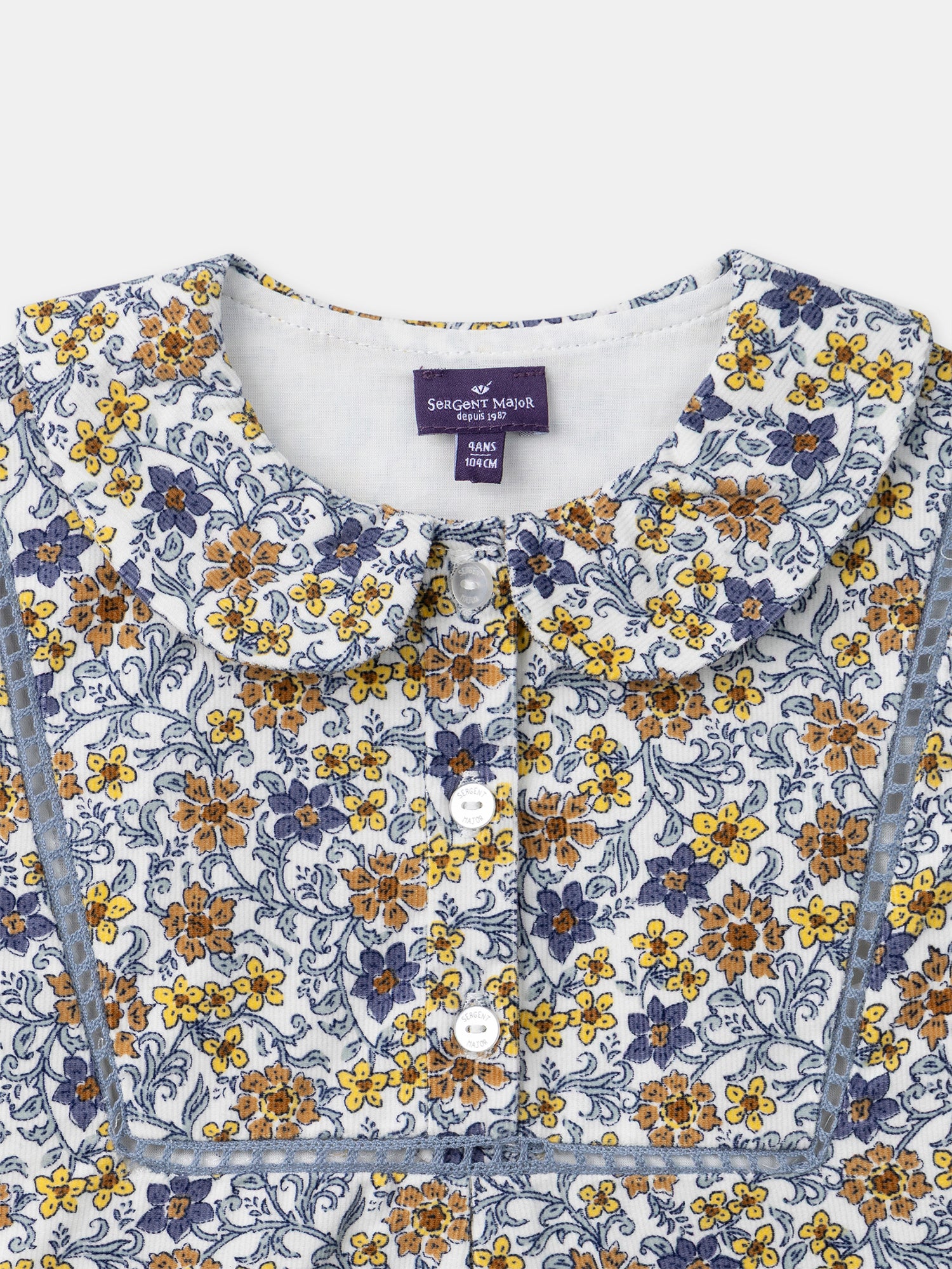 Blusa de niña con cuello tipo Peter Pan y estampado floral