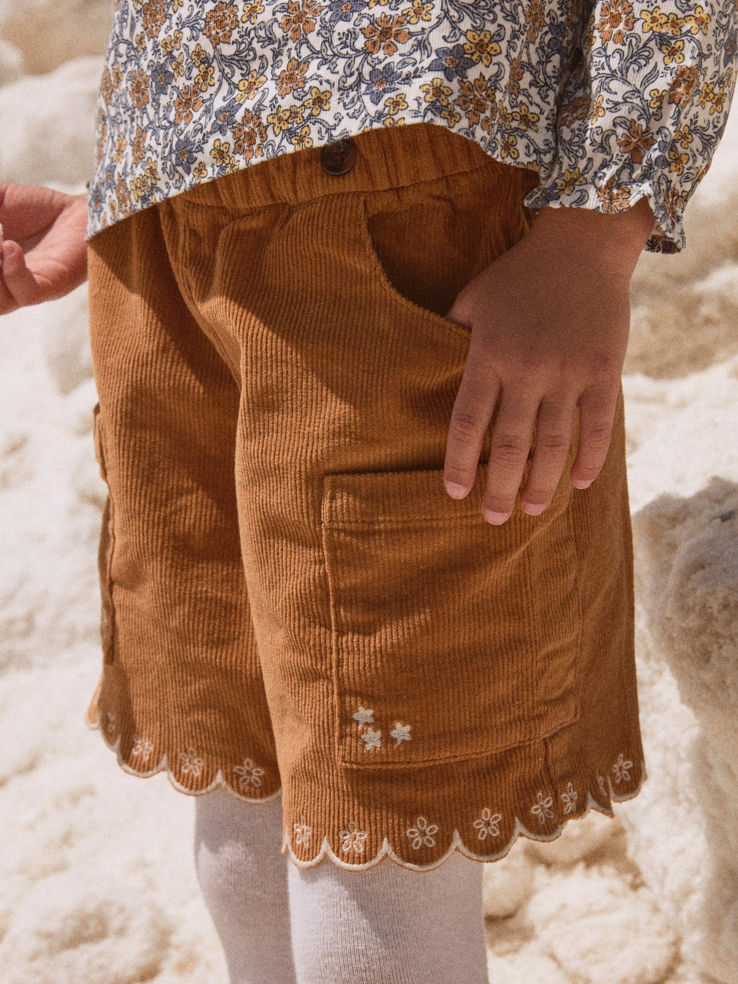 Bermuda Marrón de Pana para Niñas