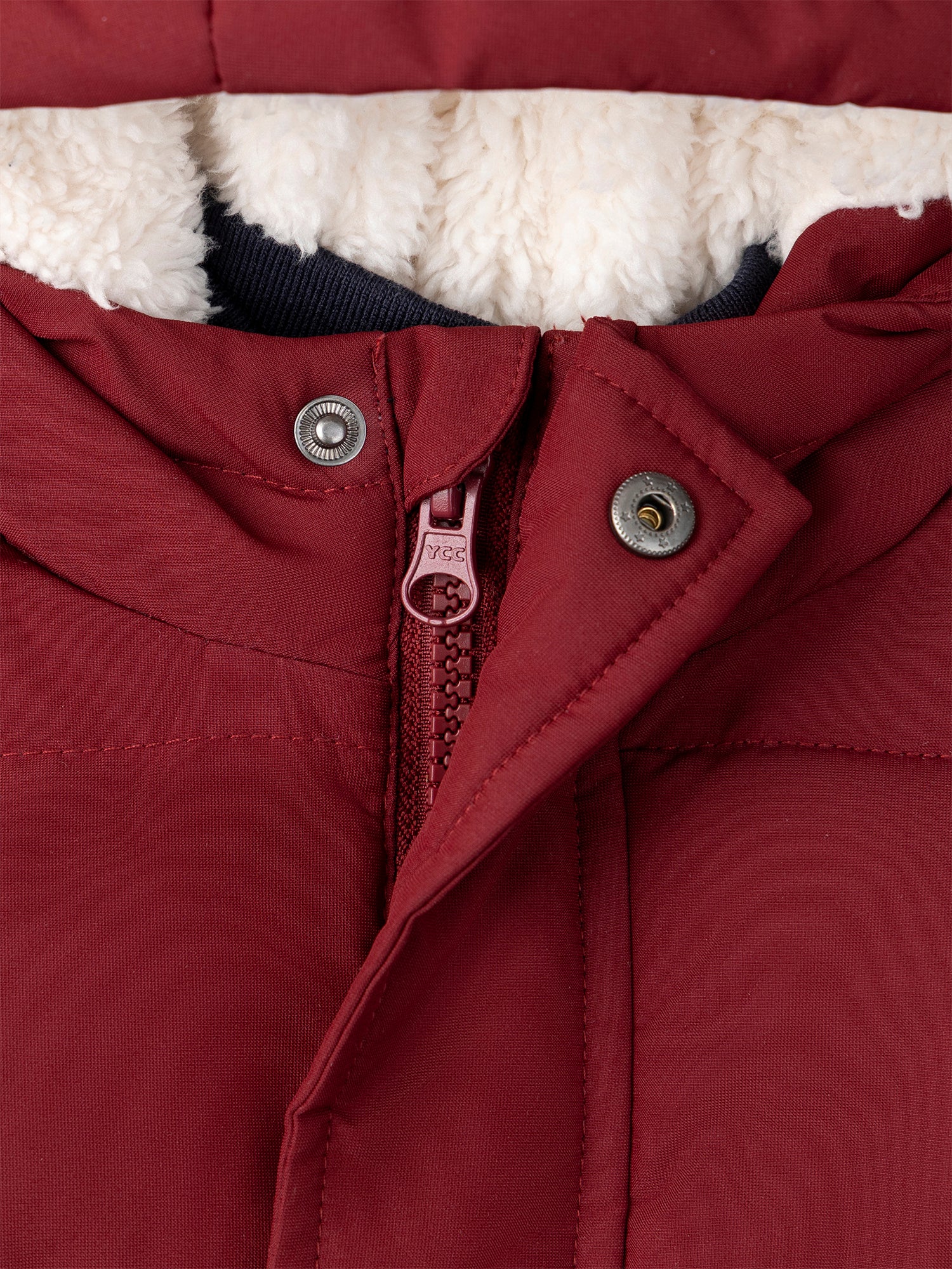 Chaqueta acolchada burdeos para niños