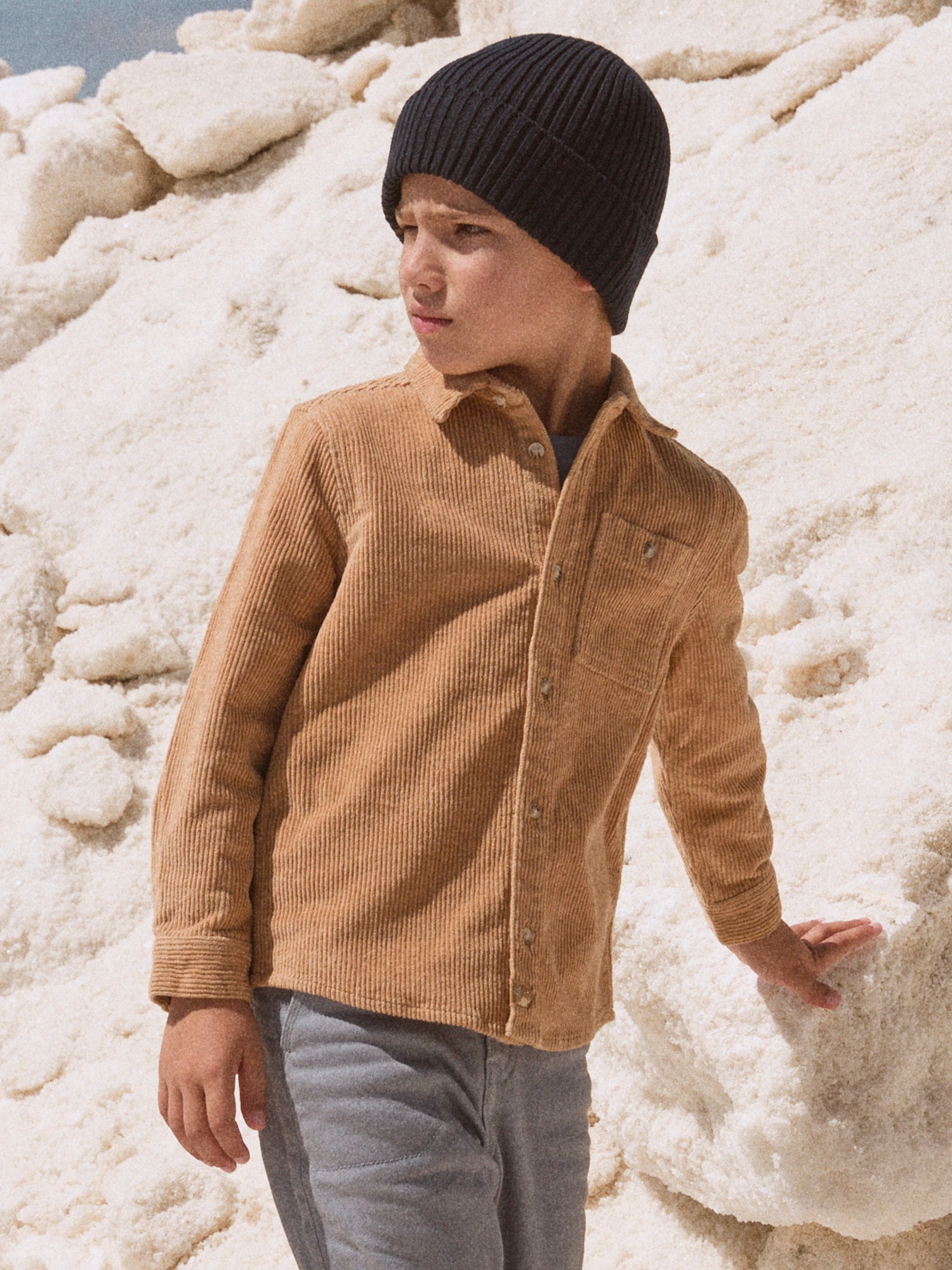 Camisa marrón de terciopelo para niños