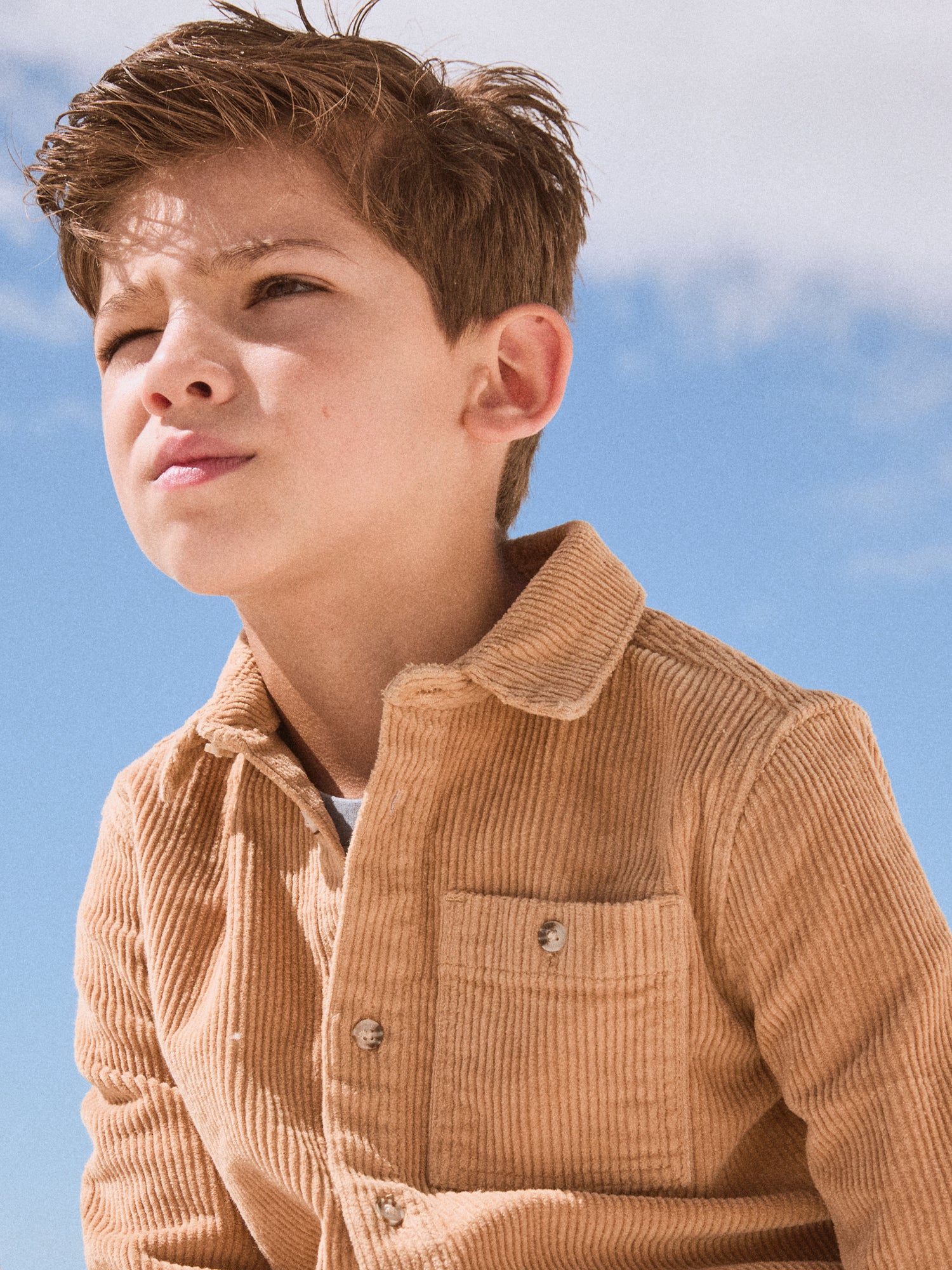 Camisa marrón de terciopelo para niños