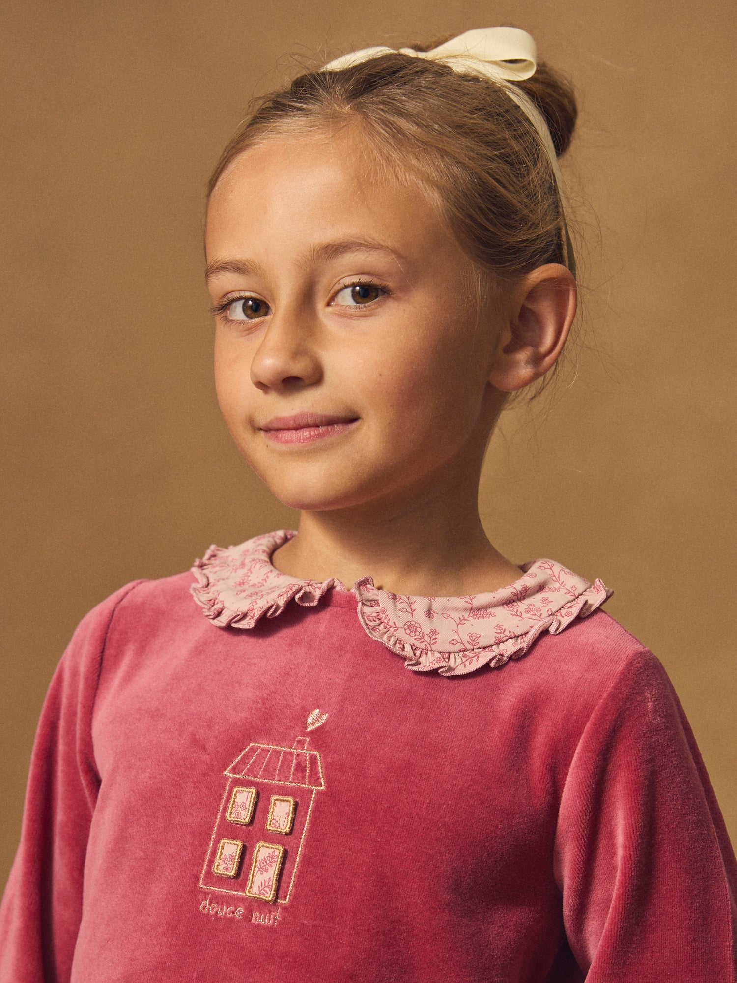 Pijama de terciopelo rosa oscuro con estampado floral para chicas