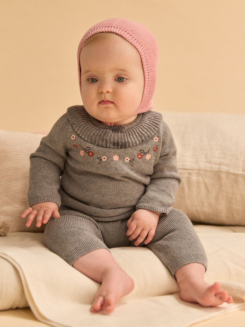 Gorro rosa para recién nacida