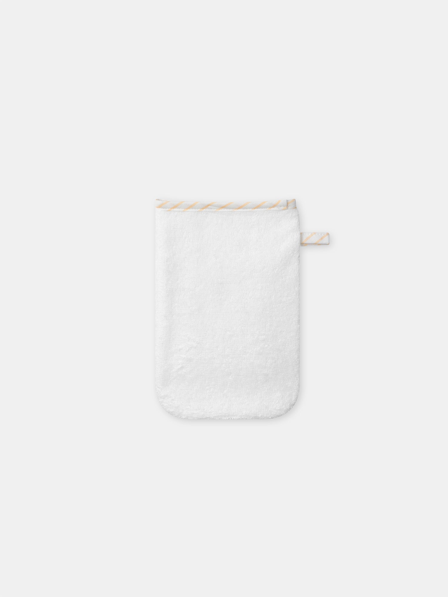 tmp/68893507776/products/b7e8ce39-1597-4bcb-9e06-684f04931f1a/26H0AMQ1ACD_001_17aeb6fbbe-a4d3-4c90-ae09-345b6cb86134.jpg