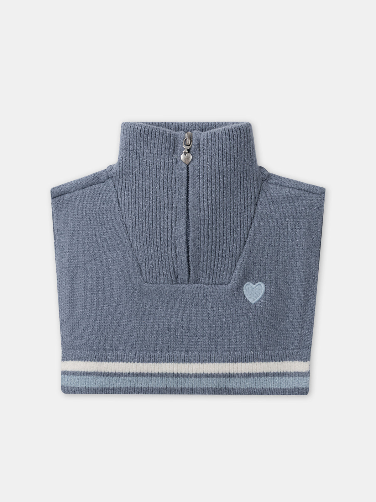 Plastrón azul grisáceo con bordado corazón Chica