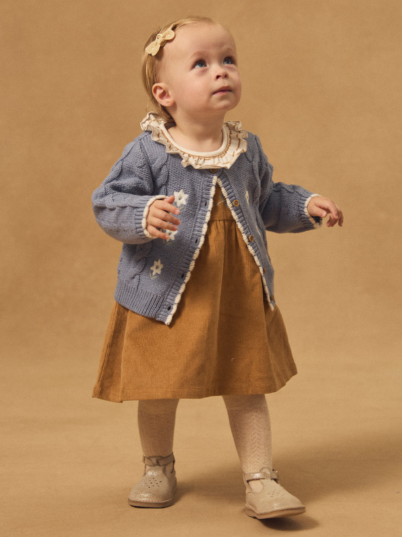 Cardigan azul con bordado de flores para niña