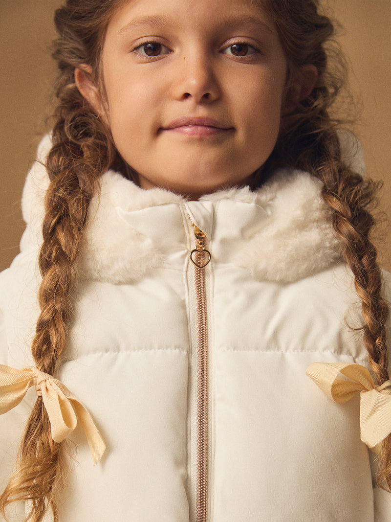 Chaqueta blanca acolchada niña