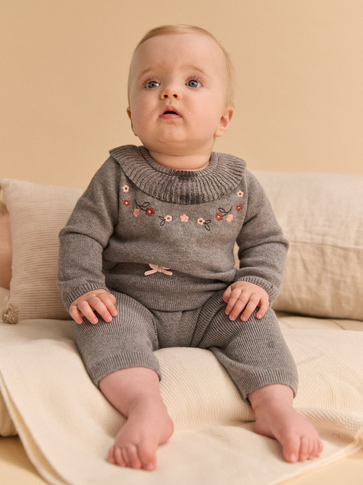 Conjunto suéter y pantalón gris Nacimiento Chica
