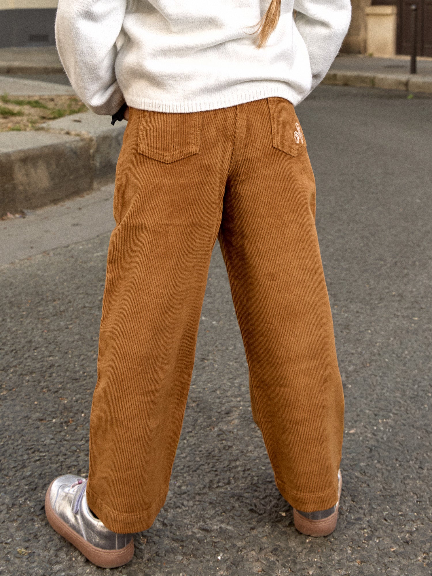 tmp/68893507776/files/b69ba324-8e6c-4cdc-b617-9200cf24ab4e/26H2PF51PAN_804_390a5ec1e-f494-460a-98ea-52e44efcd993.jpg