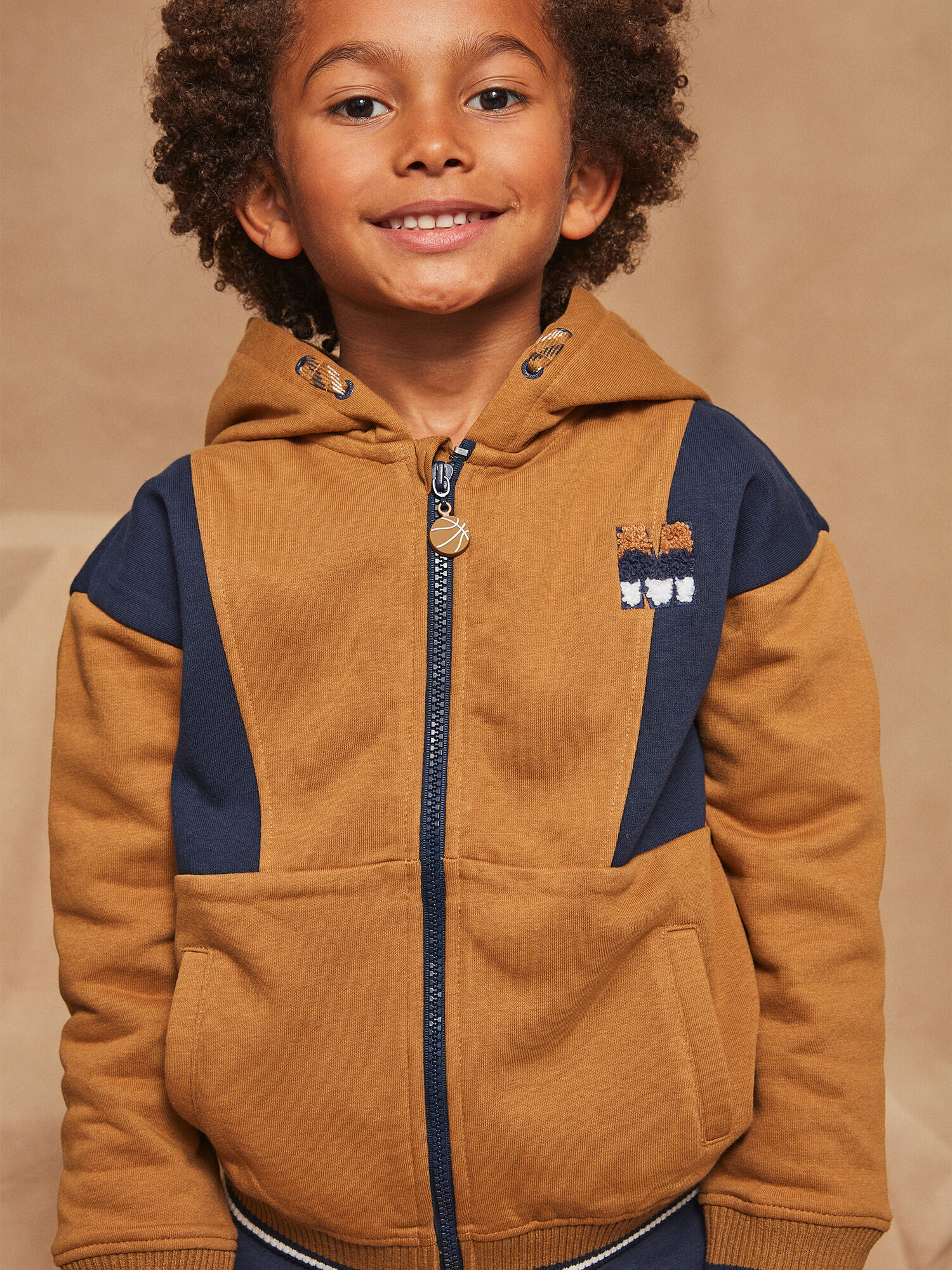 Sudadera con store capucha azul marino