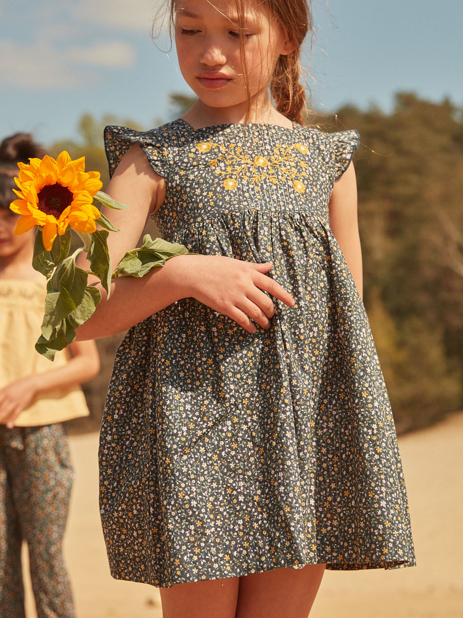 Vestido negro hotsell estampado