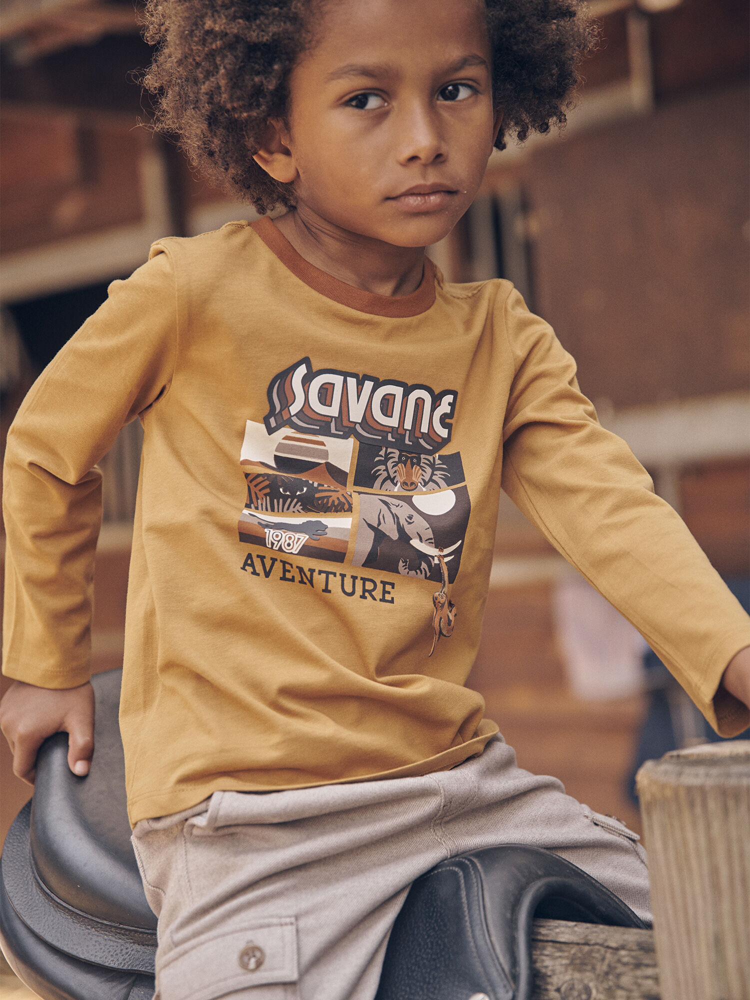 Camiseta manga shop larga marron niño